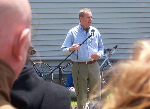 Steve-Kinsey-at-memorial