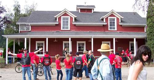 Kevin-Dixon-and-barn